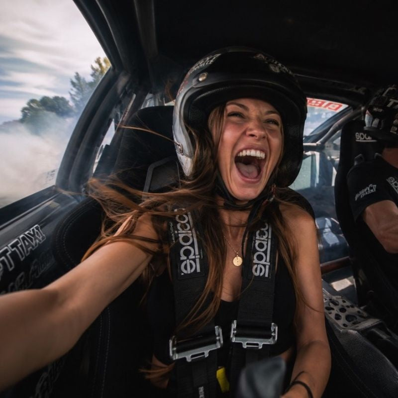 Drift-Taxi Gutschein von TRACKDAY24 – Beifahrer-Drift mit Profi am Nürburgring, qualmende Reifen