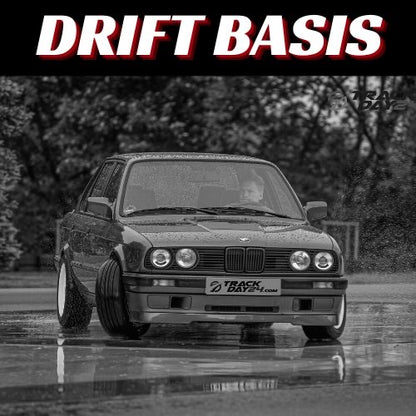 Driftschnupperkurs bmw e36 beim driften lernen Fahrer hat sichtlich Spass