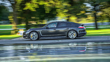 Laden Sie das Bild in den Galerie-Viewer, Porsche-Panamera-Sportfahrertraining